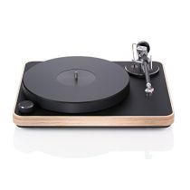  Clearaudio Concept Wood Turntable with Satisfy Black Tonearm and Maestro v2 MM Cartridge